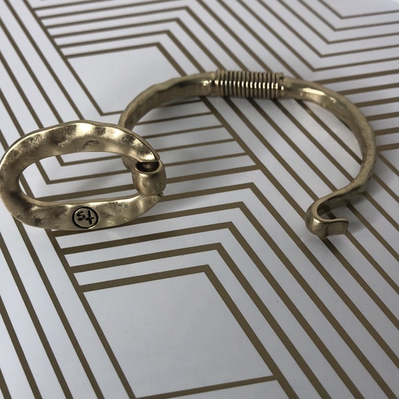 The SAK SAKROOTS Hammered Brass Vintage Inspired Bracelet NWT - Picture 4 of 10